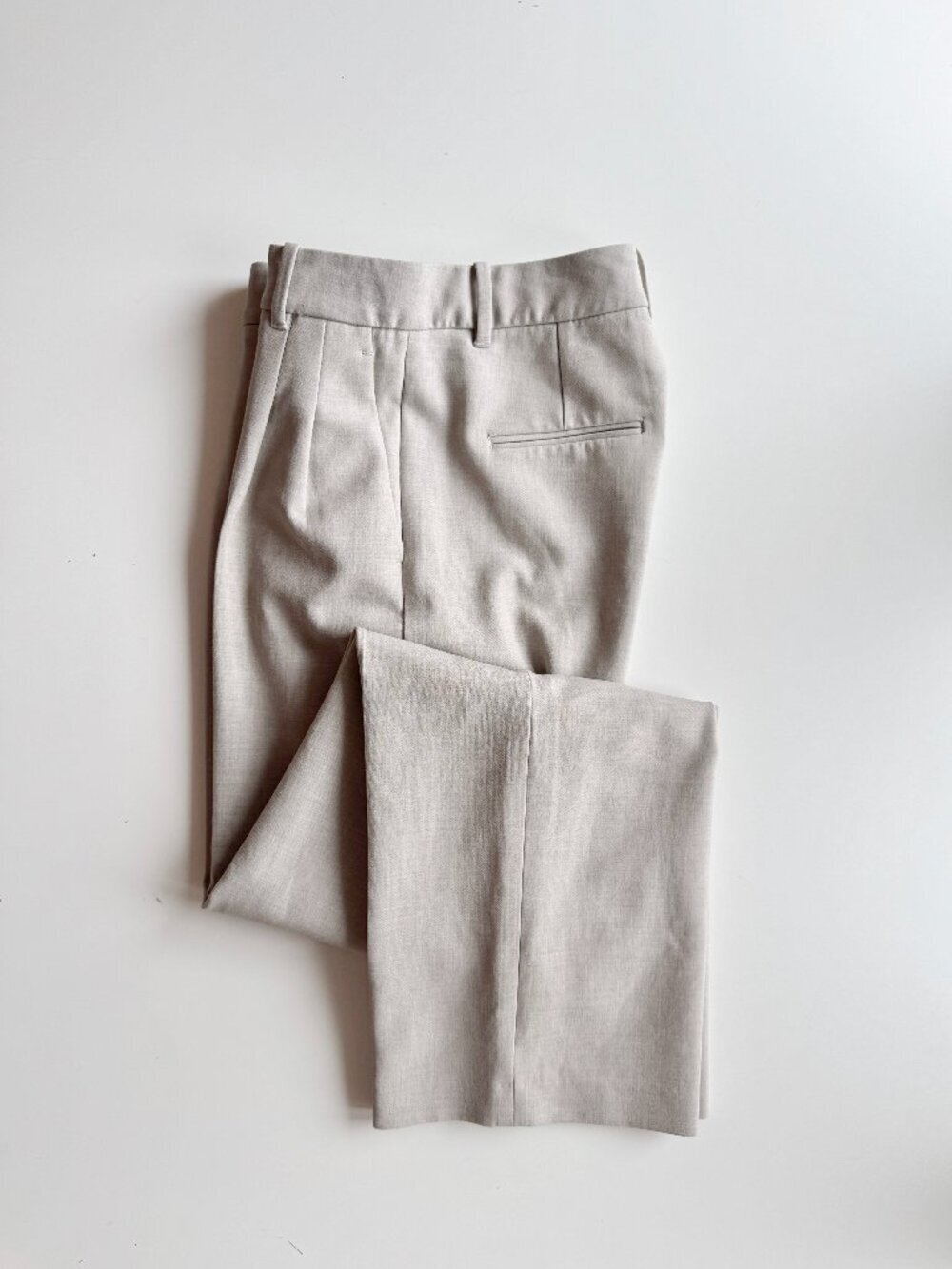 Aritzia WILFRED Effortless Grey Taupe Suiting Wide Leg Pleated Pants, Size 6